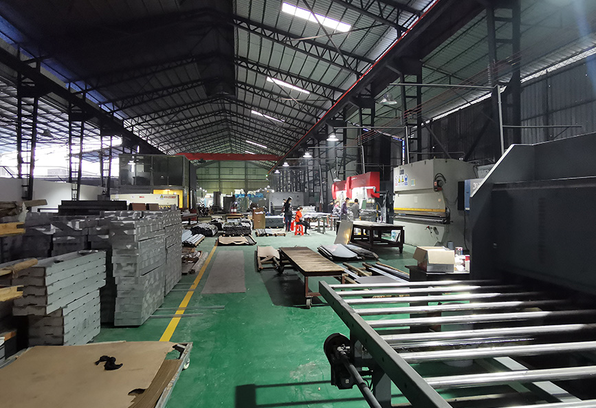 10+ CNC machining equipments